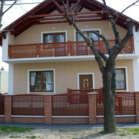 Rozsakert Apartmanhaz Hajdúszoboszló Exterior foto