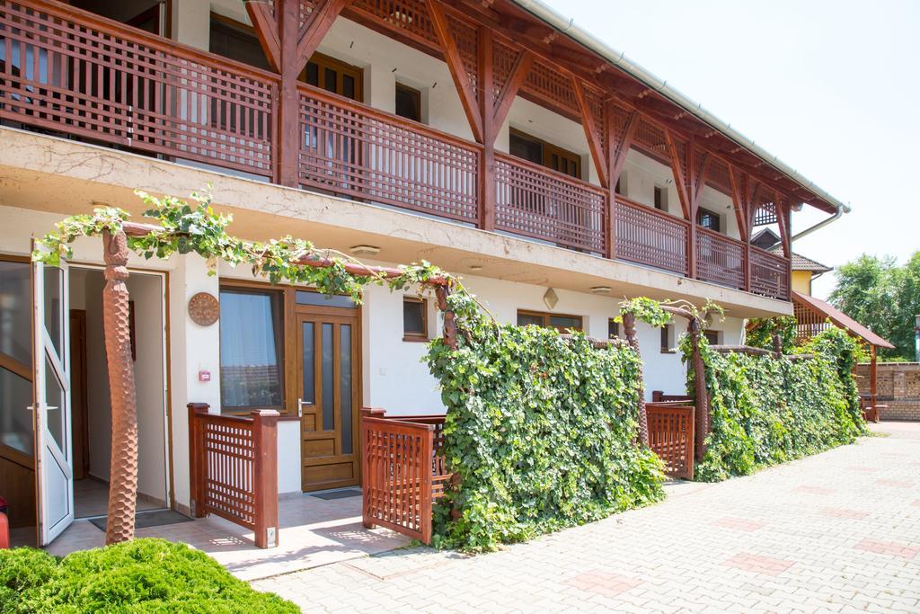 Rozsakert Apartmanhaz Hajdúszoboszló Exterior foto
